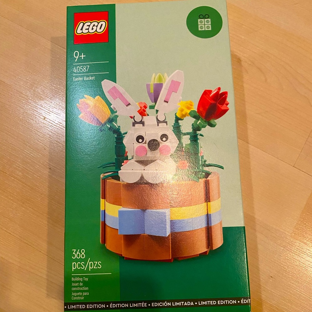 New in sealed box LEGO bunny Easter basket gwp set.